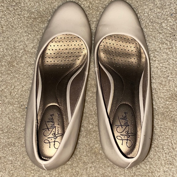 Heels - Picture 1 of 5